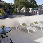 Gostinjska kuća & Riva