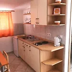 Gostinjska kuća & Riva 3*